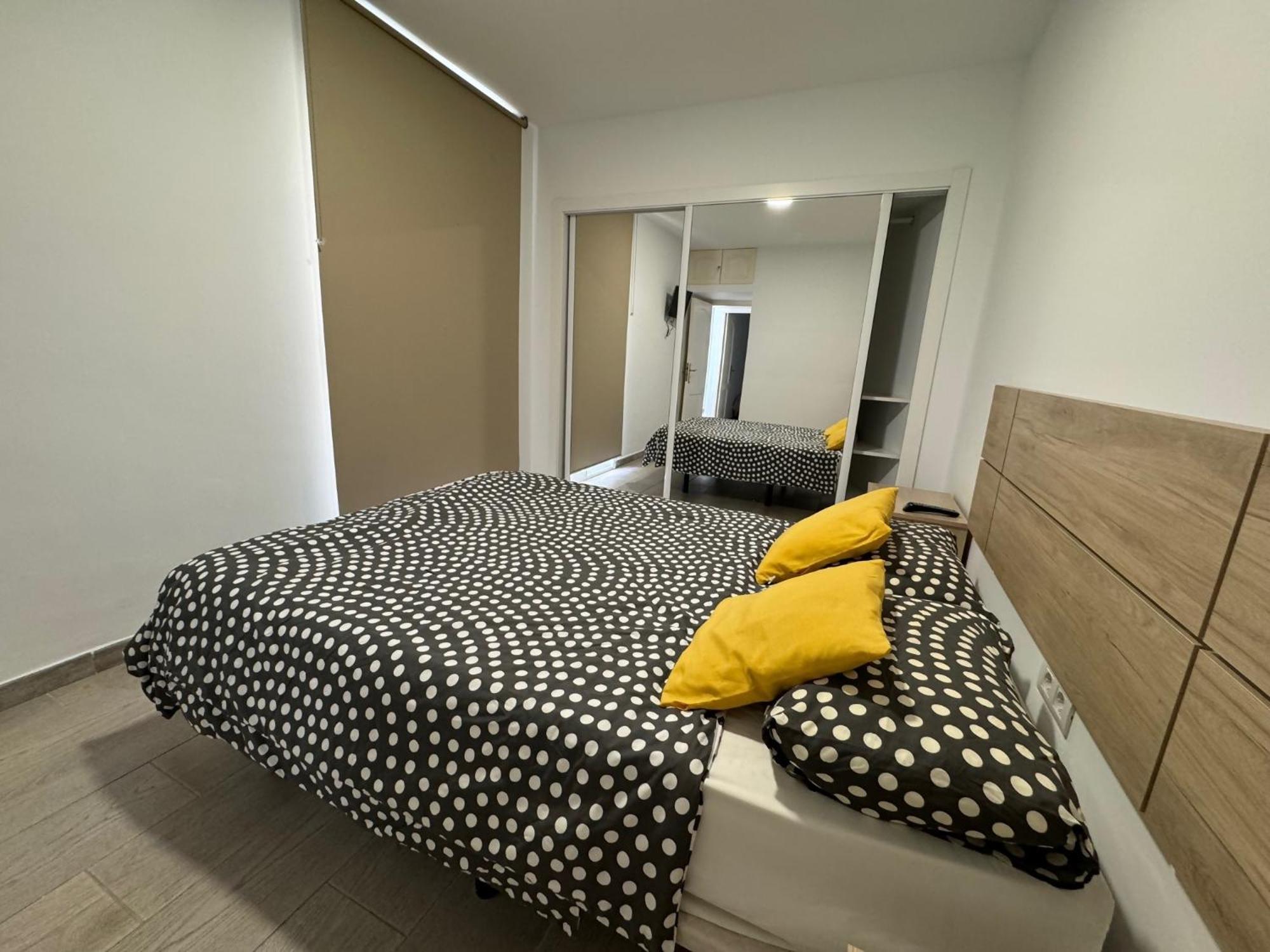Estupendo Con Dos Apartamento *